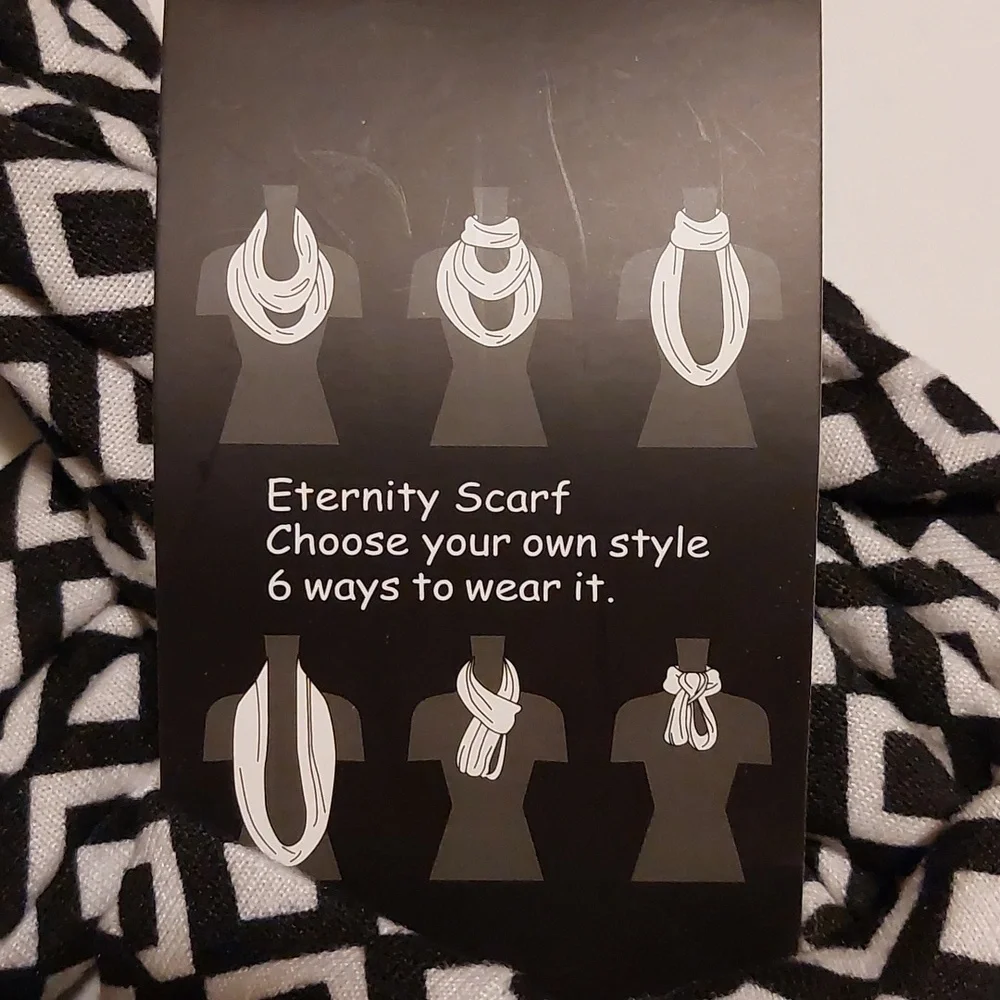 Eternity Scarf in Black and White Plaid NWT